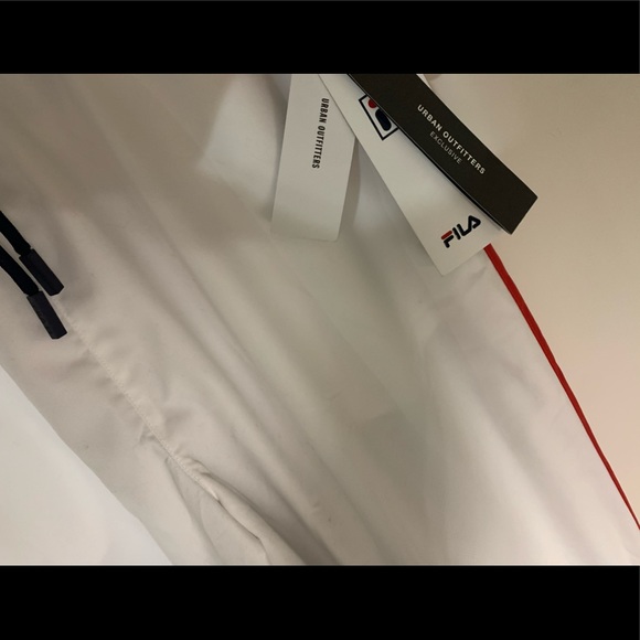 Brandnew UrbanOutfitter FILA athletic/casual pants - Picture 4 of 4